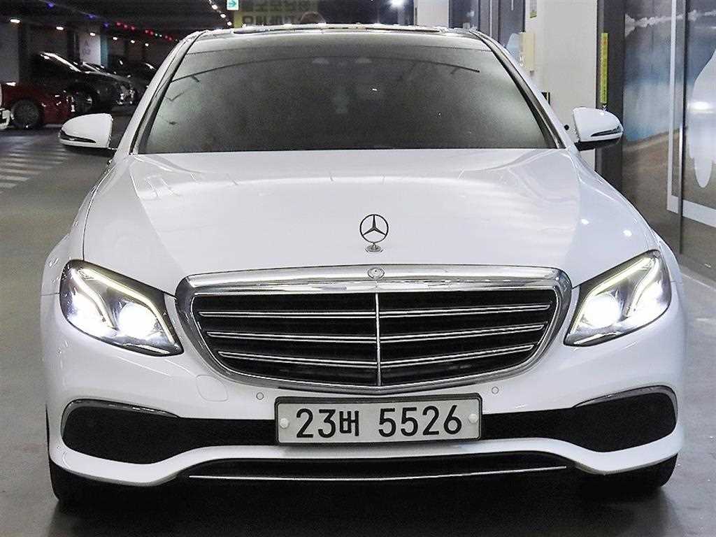 Mercedes Benz E class - Vista 2