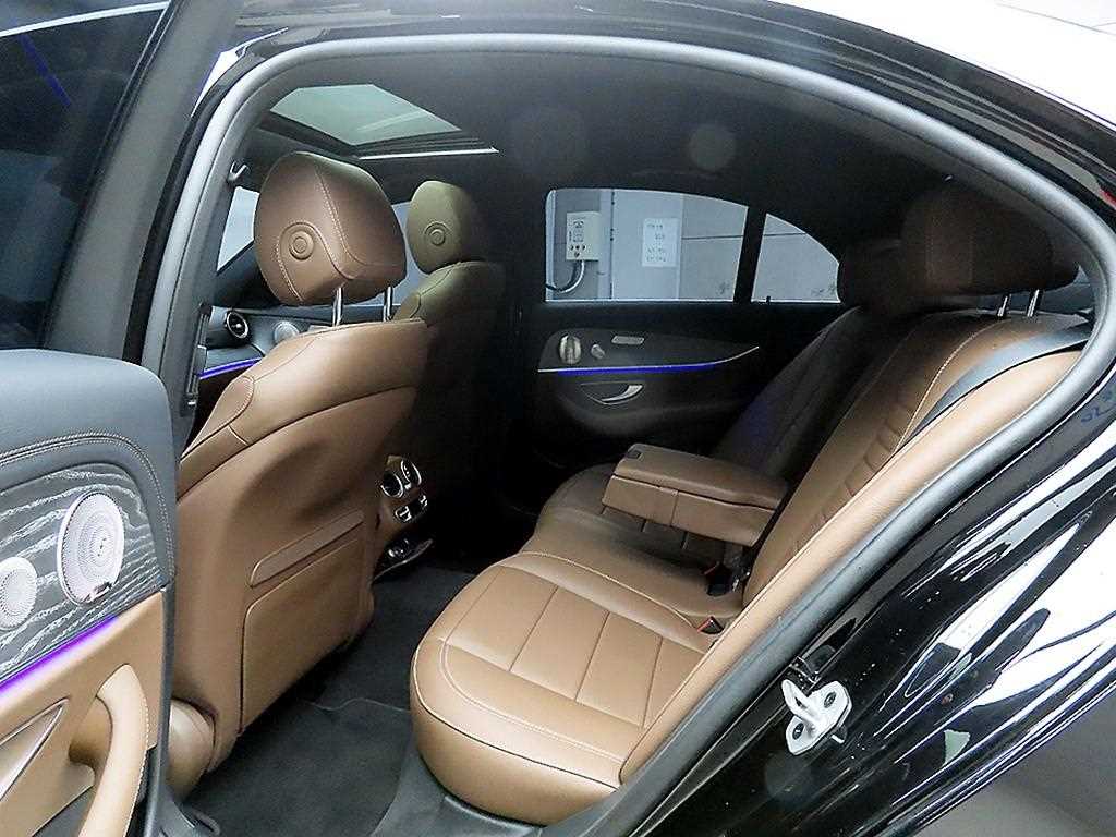Mercedes Benz E class - Vista 6