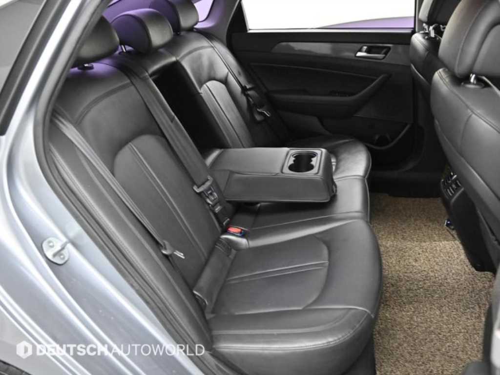 HYUNDAI Sonata - Vista 12