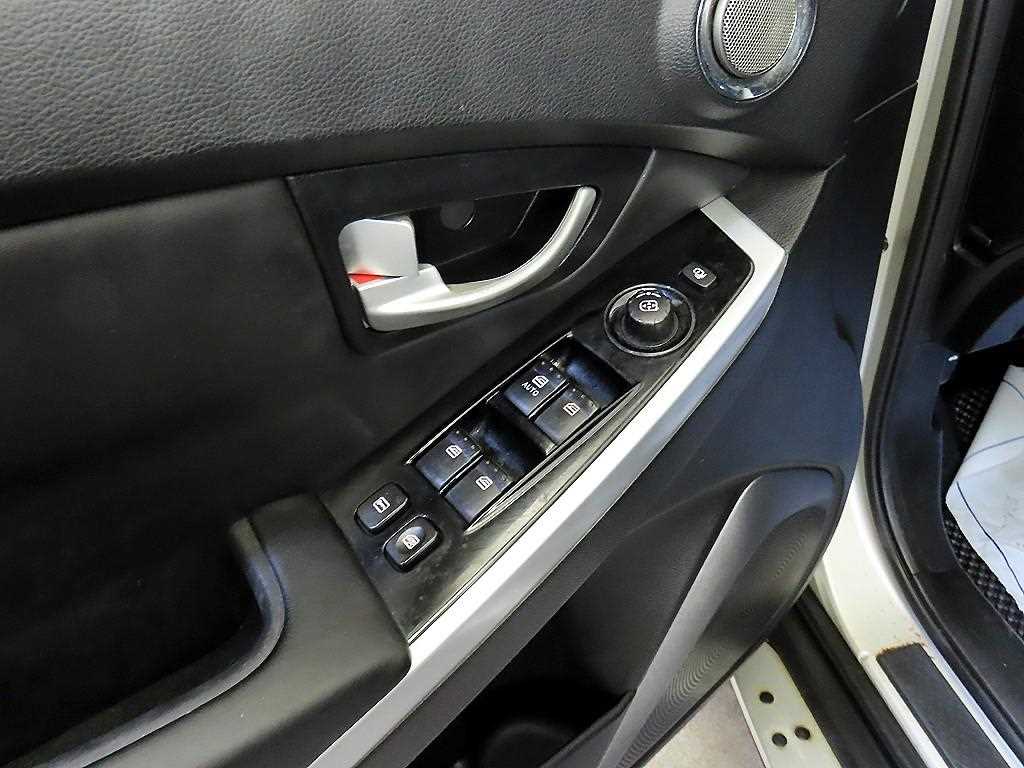Ssangyong Korando 2015 Blanco - Importación desde Corea - HF Imports Iquique - Foto 13
