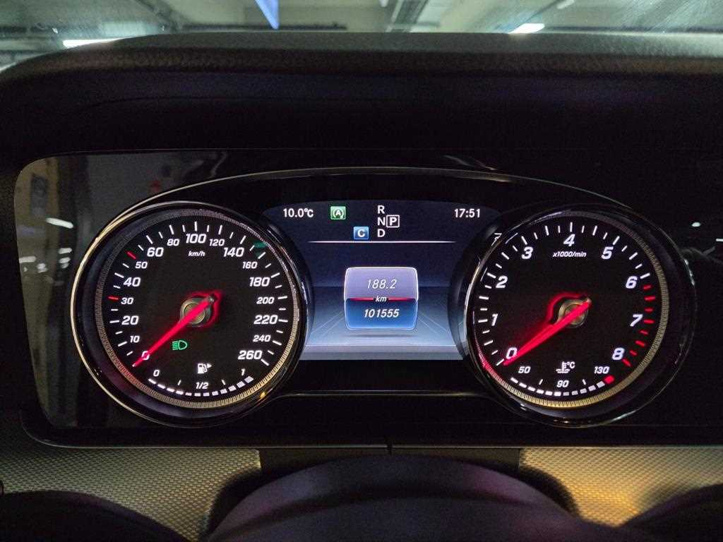 Mercedes Benz E class - Vista 7