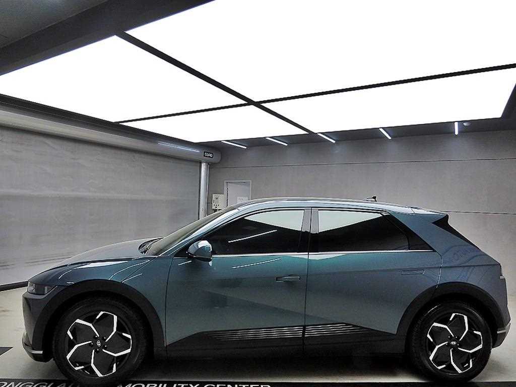 HYUNDAI Ioniq 5 - Vista 4