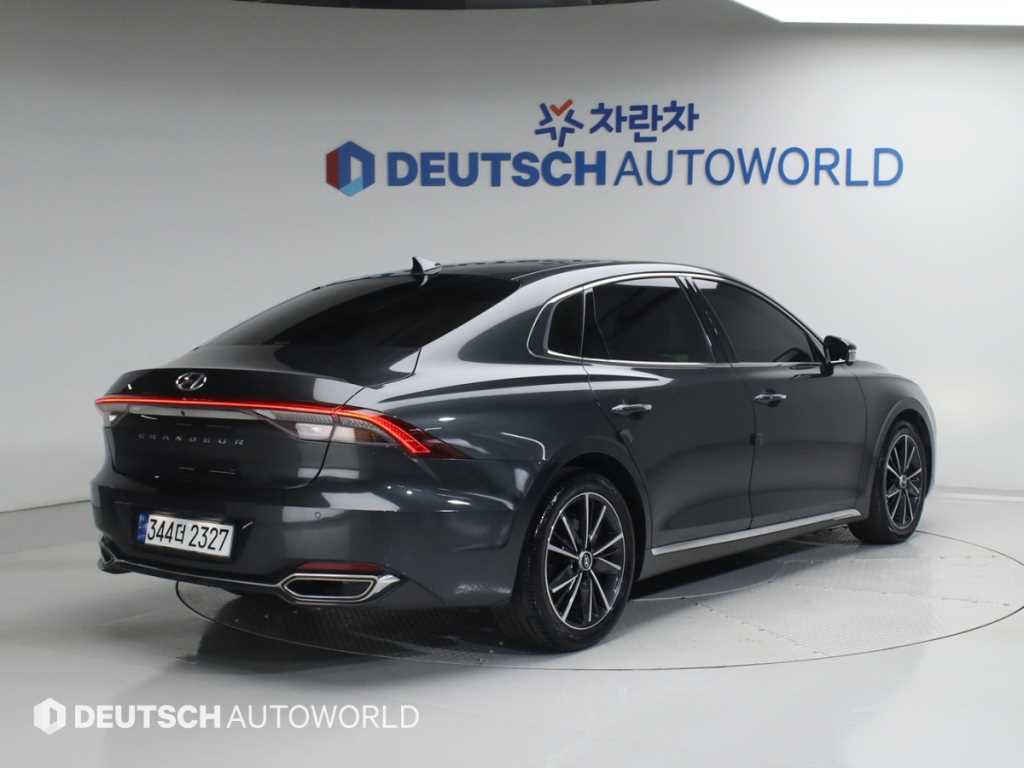 HYUNDAI Grandeur - Vista 2