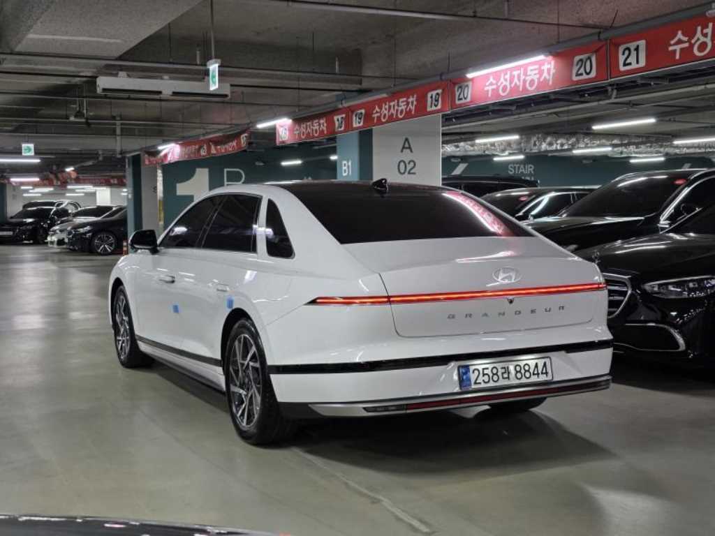 HYUNDAI Grandeur - Vista 4