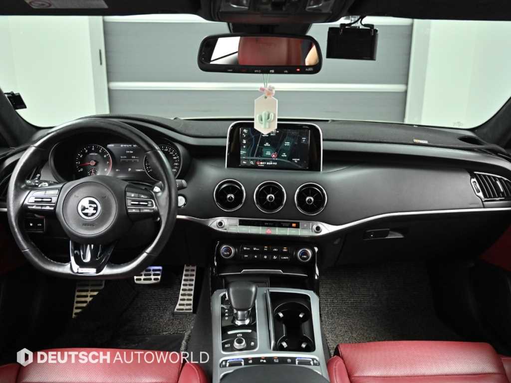 KIA Stinger - Vista 7