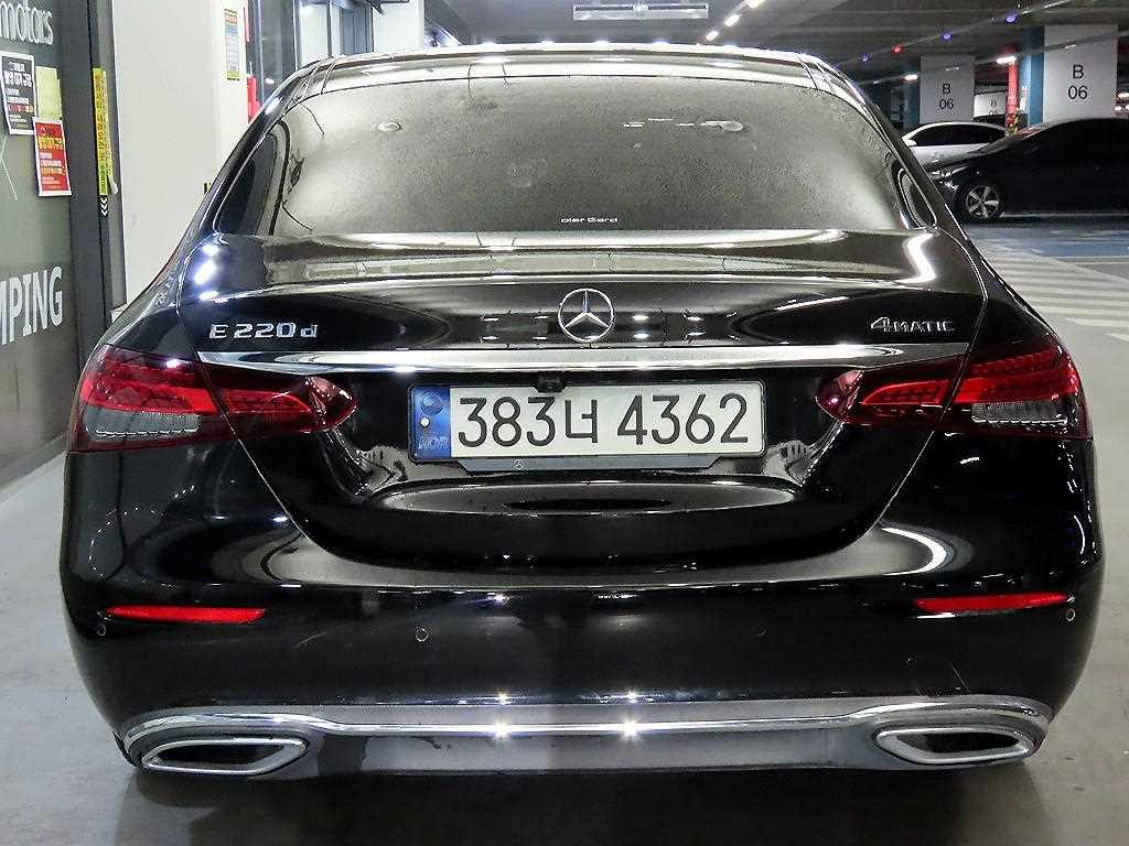 Mercedes Benz E class - Vista 5