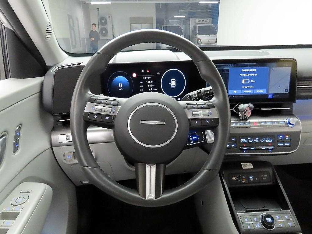 HYUNDAI Kona - Vista 7