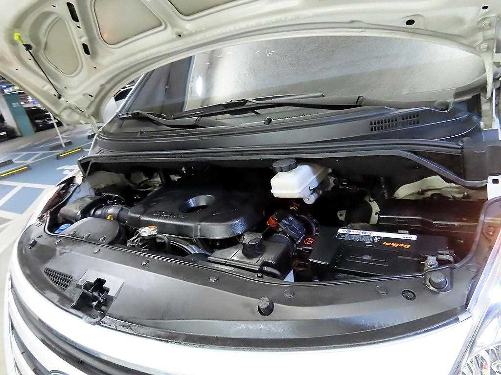 HYUNDAI Starex 2017 Blanco - Importación desde Corea - HF Imports Iquique - Foto 18