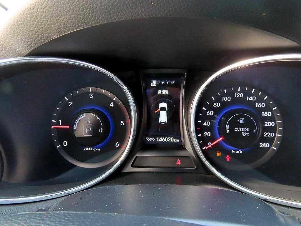 HYUNDAI Maxcruz - Vista 9