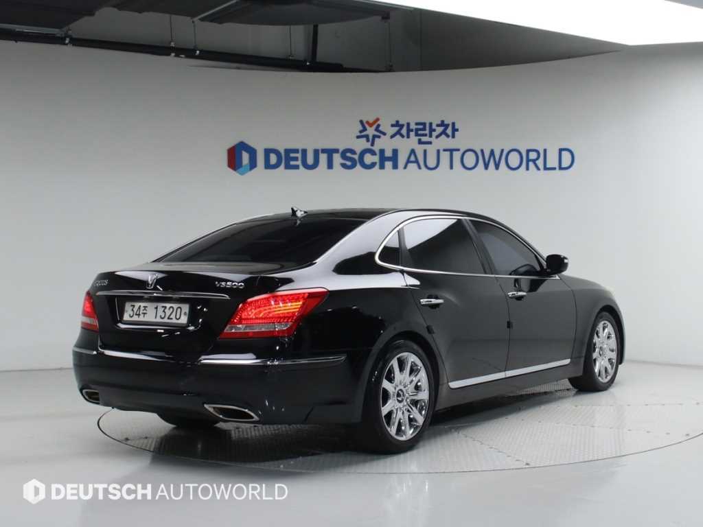 HYUNDAI Equus - Vista 2