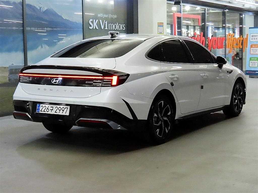 HYUNDAI Sonata - Vista 4