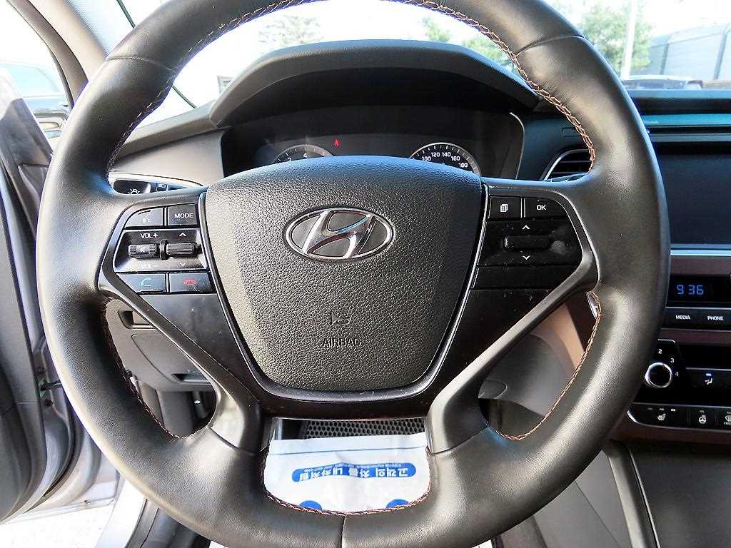 HYUNDAI Sonata - Vista 8