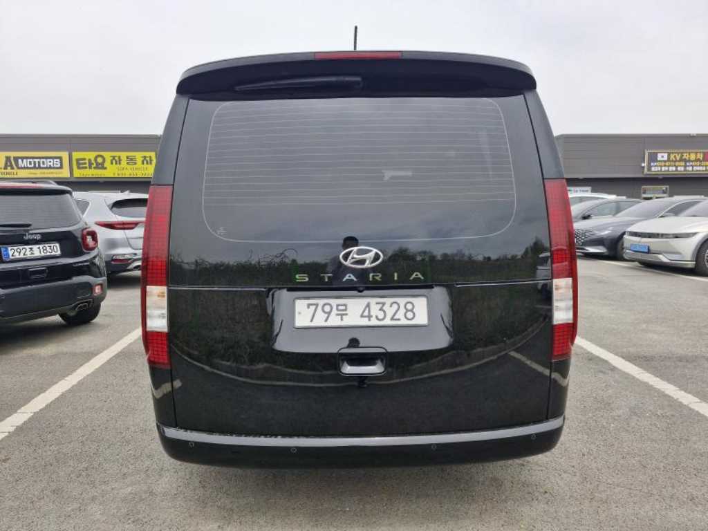 HYUNDAI Staria - Vista 4
