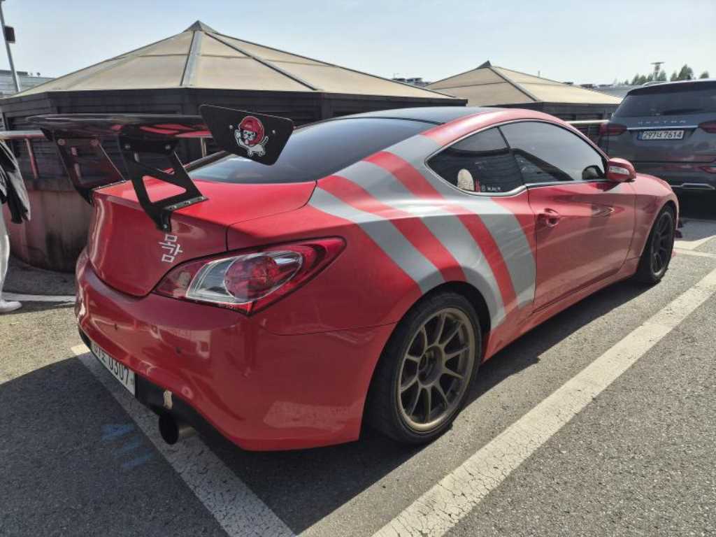 HYUNDAI Genesis - Vista 4