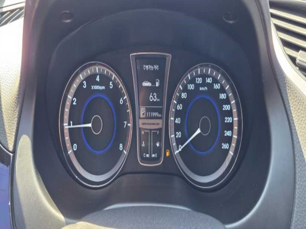 HYUNDAI Grandeur - Vista 8