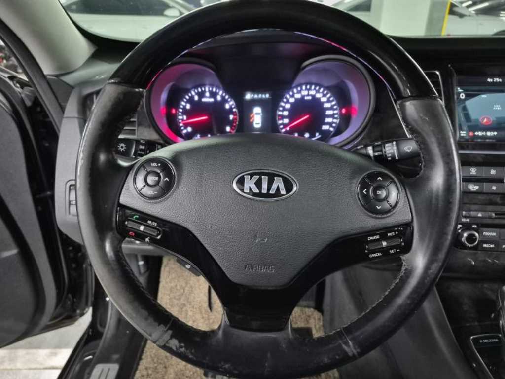 KIA K9 - Vista 12