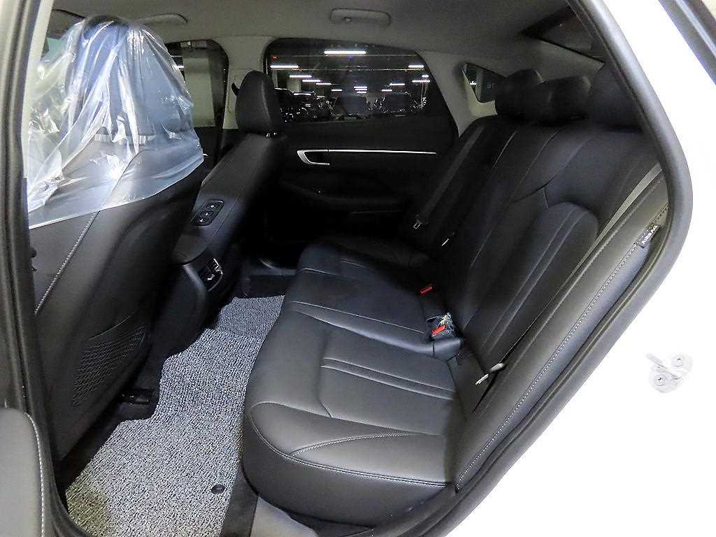 HYUNDAI Sonata - Vista 7