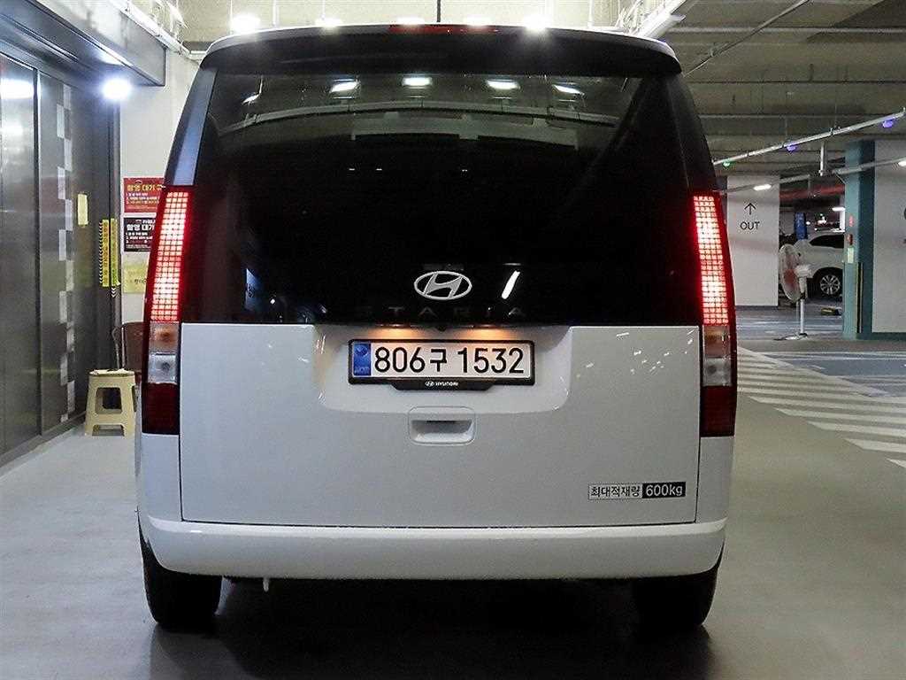 HYUNDAI Staria - Vista 5