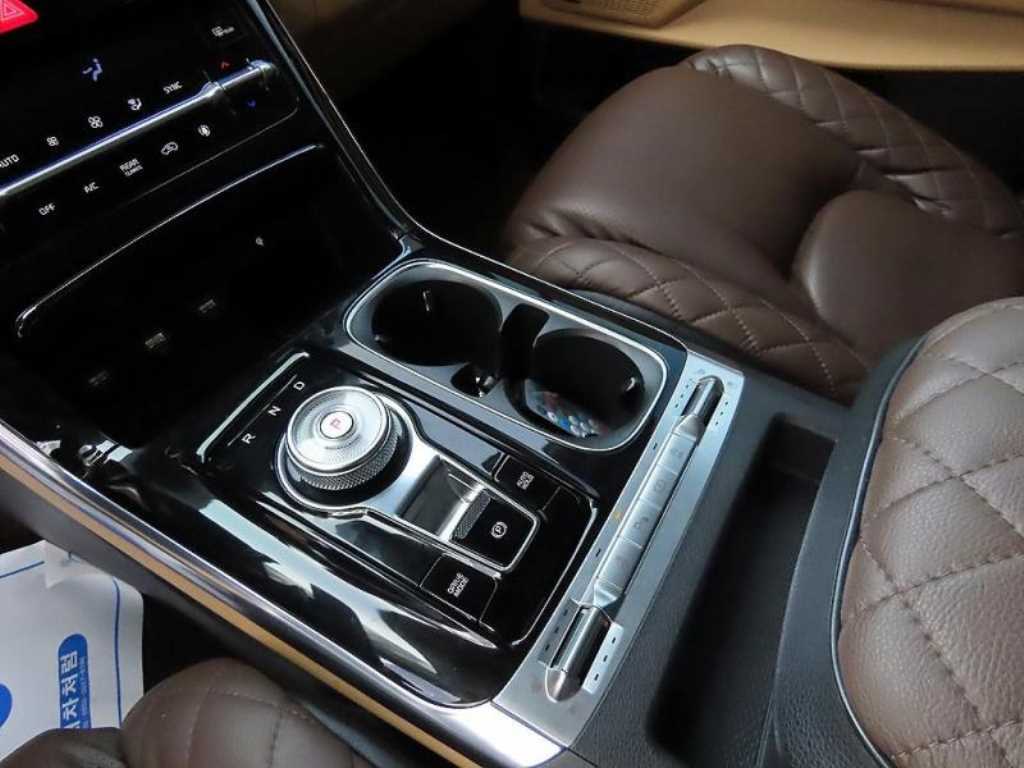 KIA Carnival - Vista 10