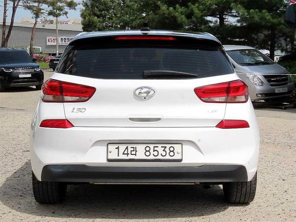 HYUNDAI i30 - Vista 4
