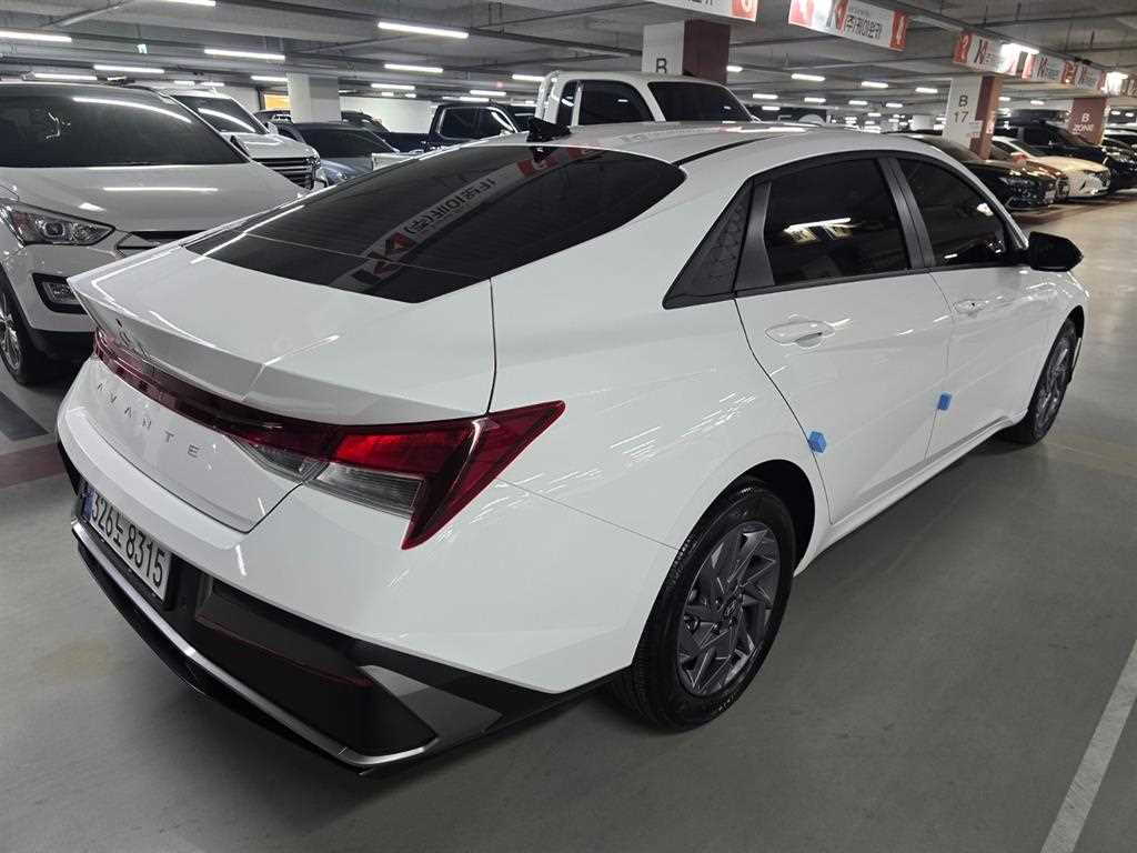 HYUNDAI Avante - Vista 6
