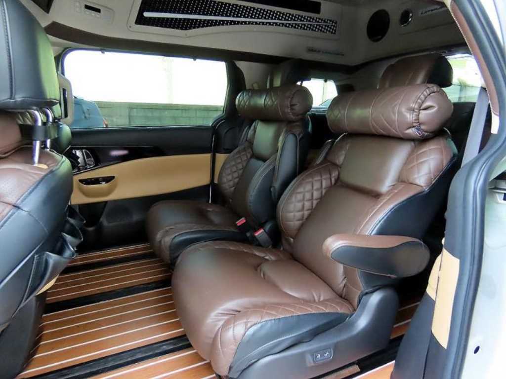 KIA Carnival - Vista 6