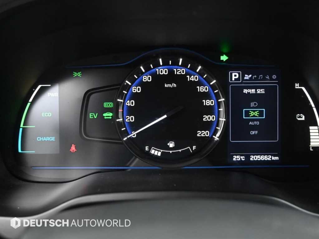 HYUNDAI Ioniq - Vista 8