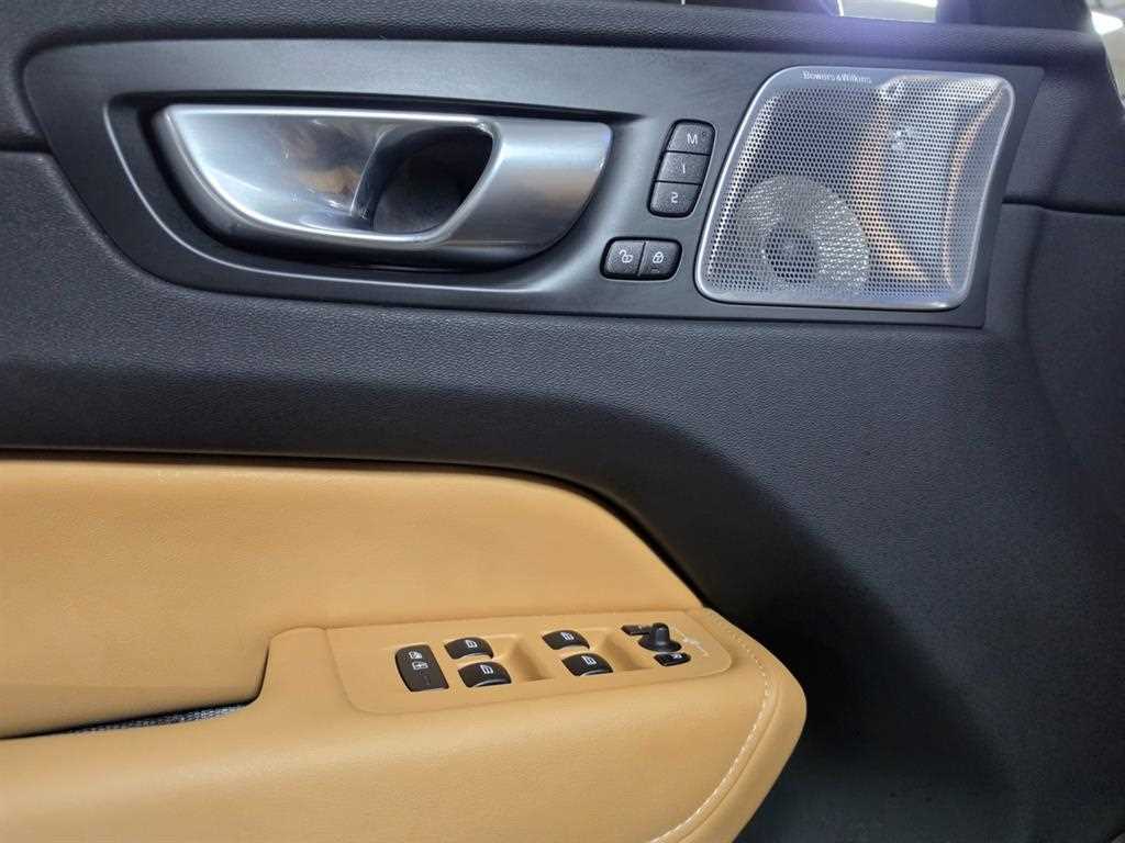 Volvo XC60 - Vista 8