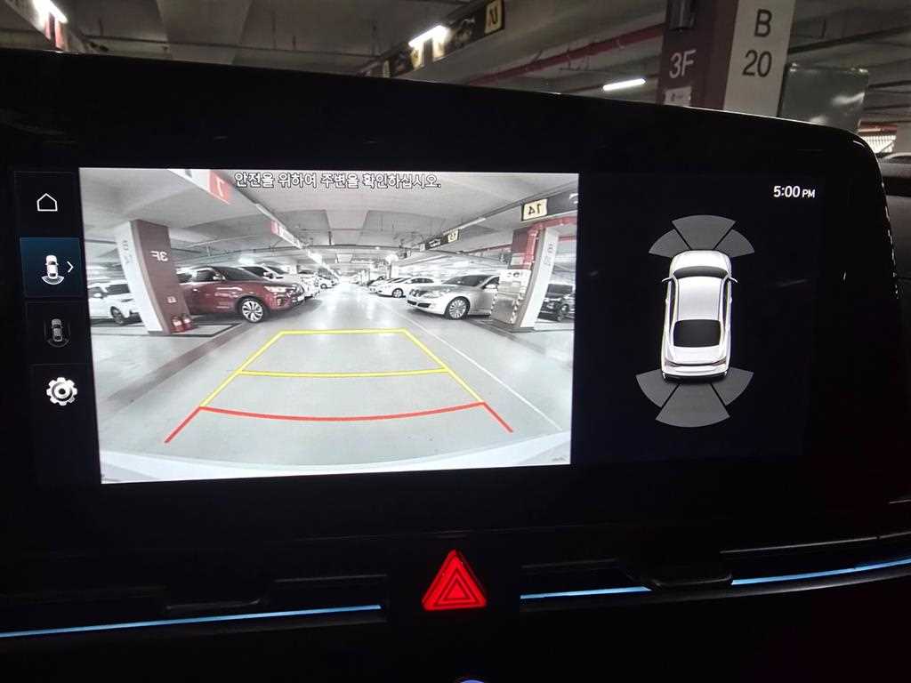 HYUNDAI Avante - Vista 9