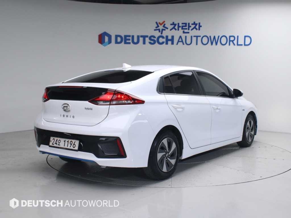 HYUNDAI Ioniq - Vista 2