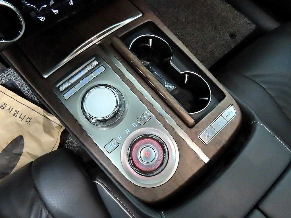 Genesis G80 - Vista 10