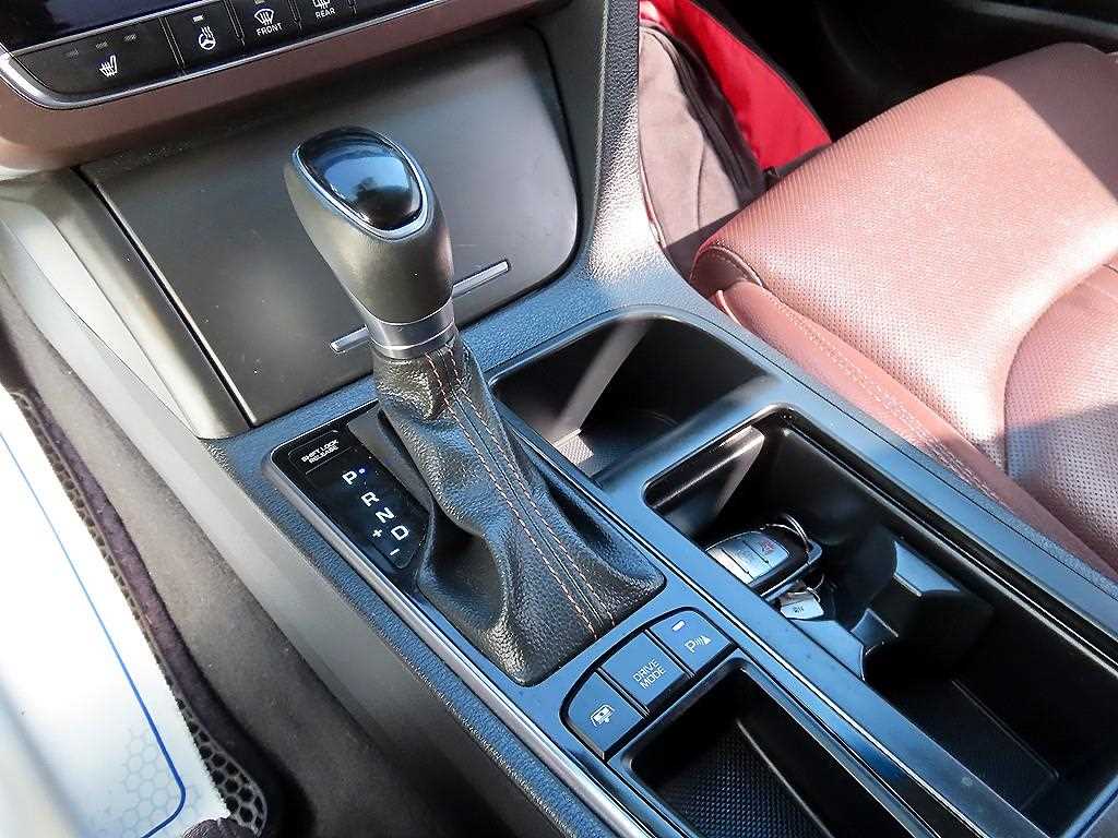 HYUNDAI Sonata - Vista 10