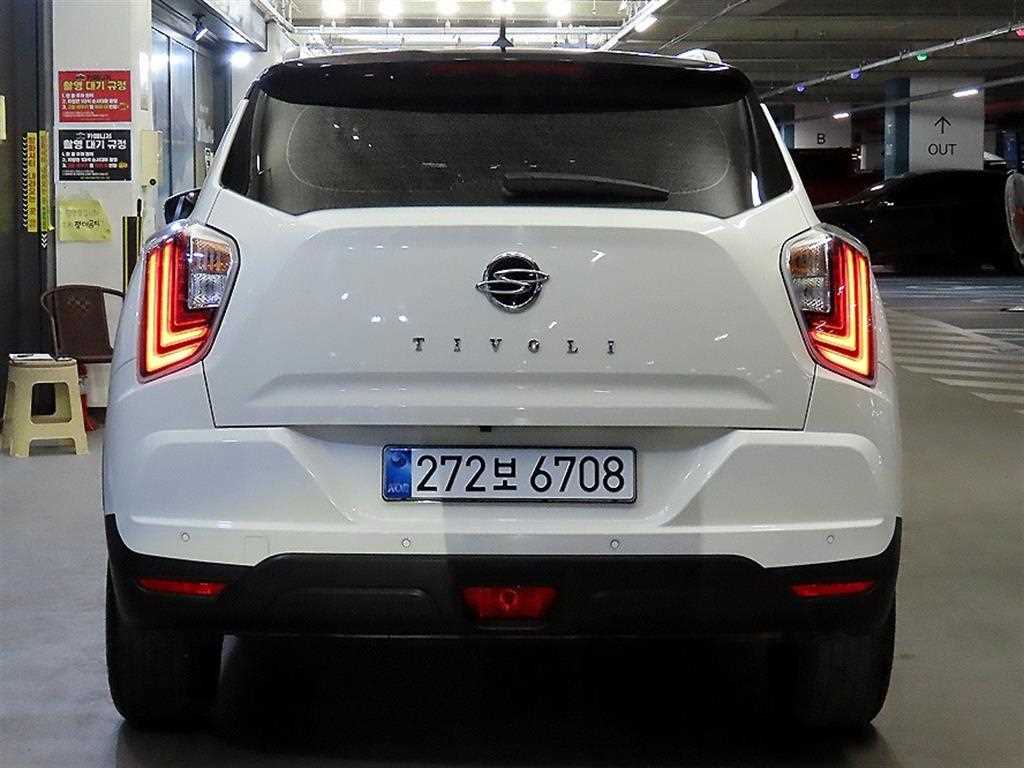 Ssangyong Tivoli - Vista 5
