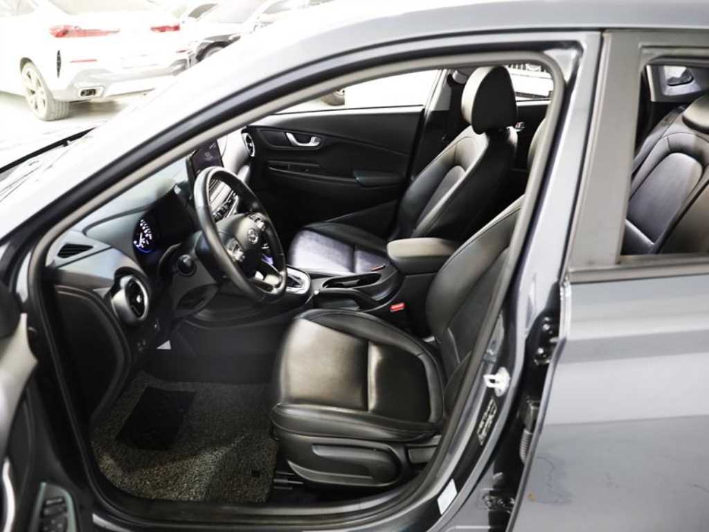 HYUNDAI Kona - Vista 8