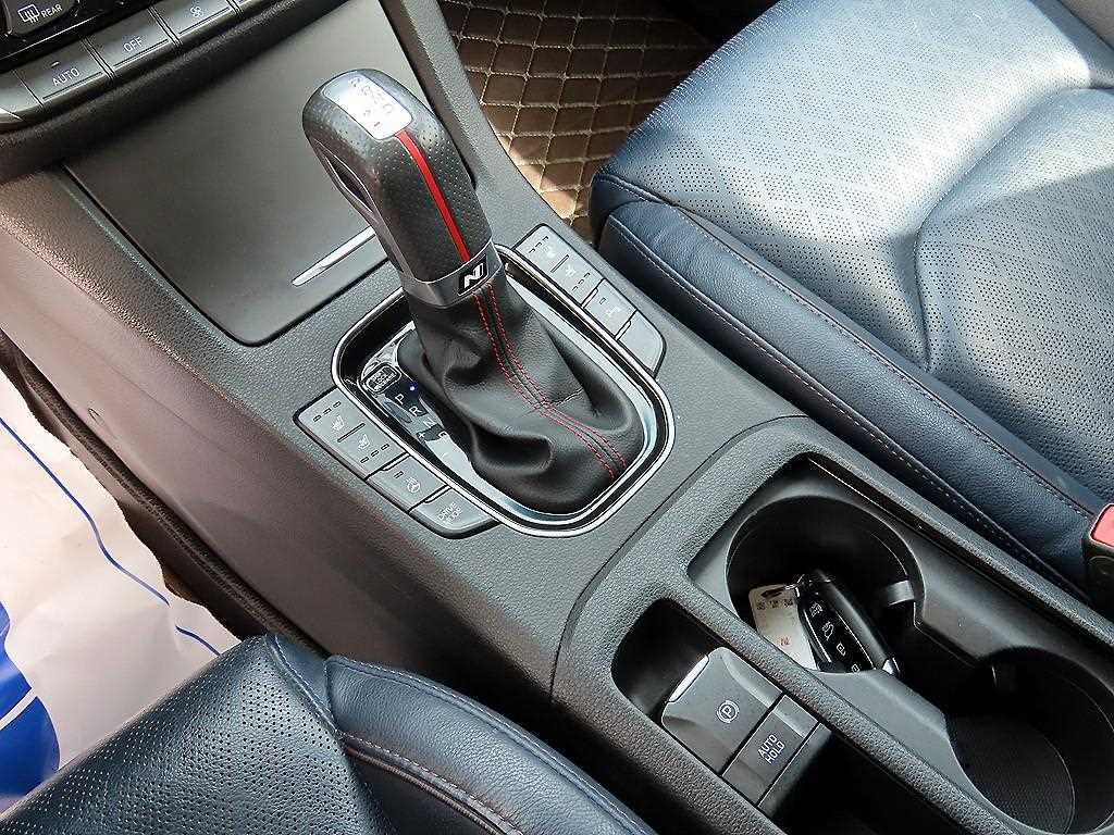 HYUNDAI i30 - Vista 10