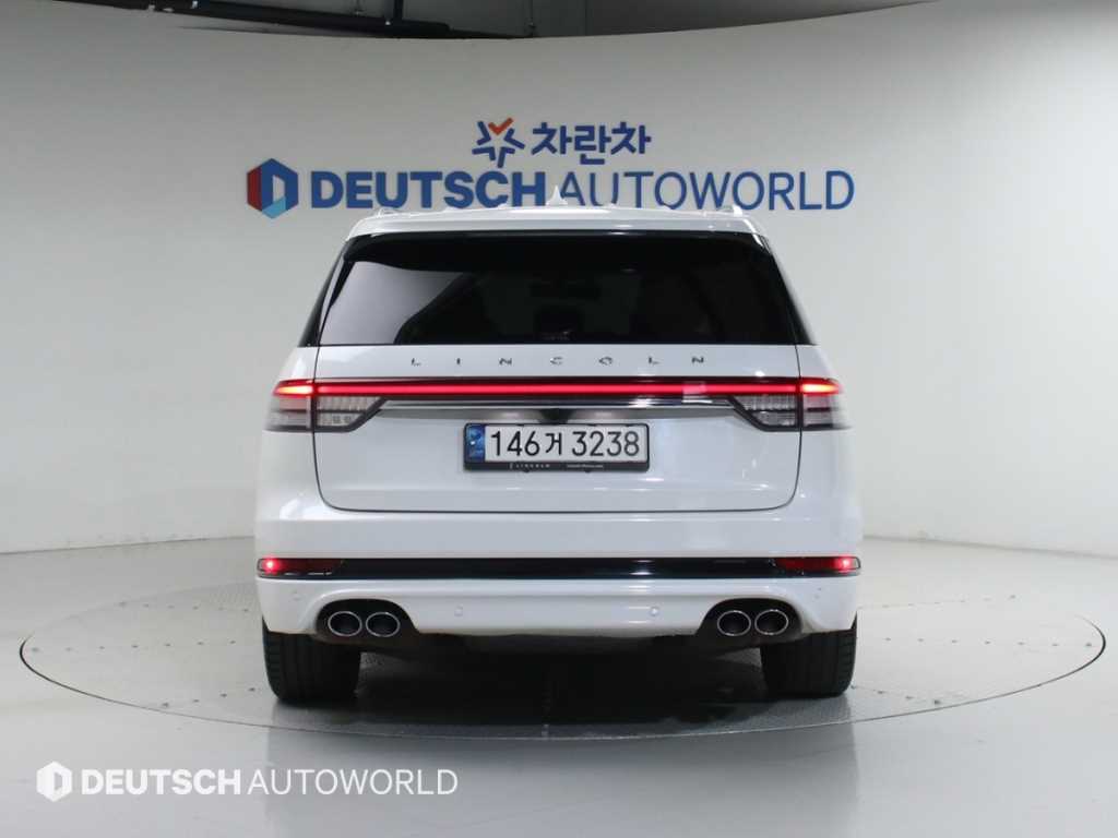 Lincoln Aviator - Vista 4