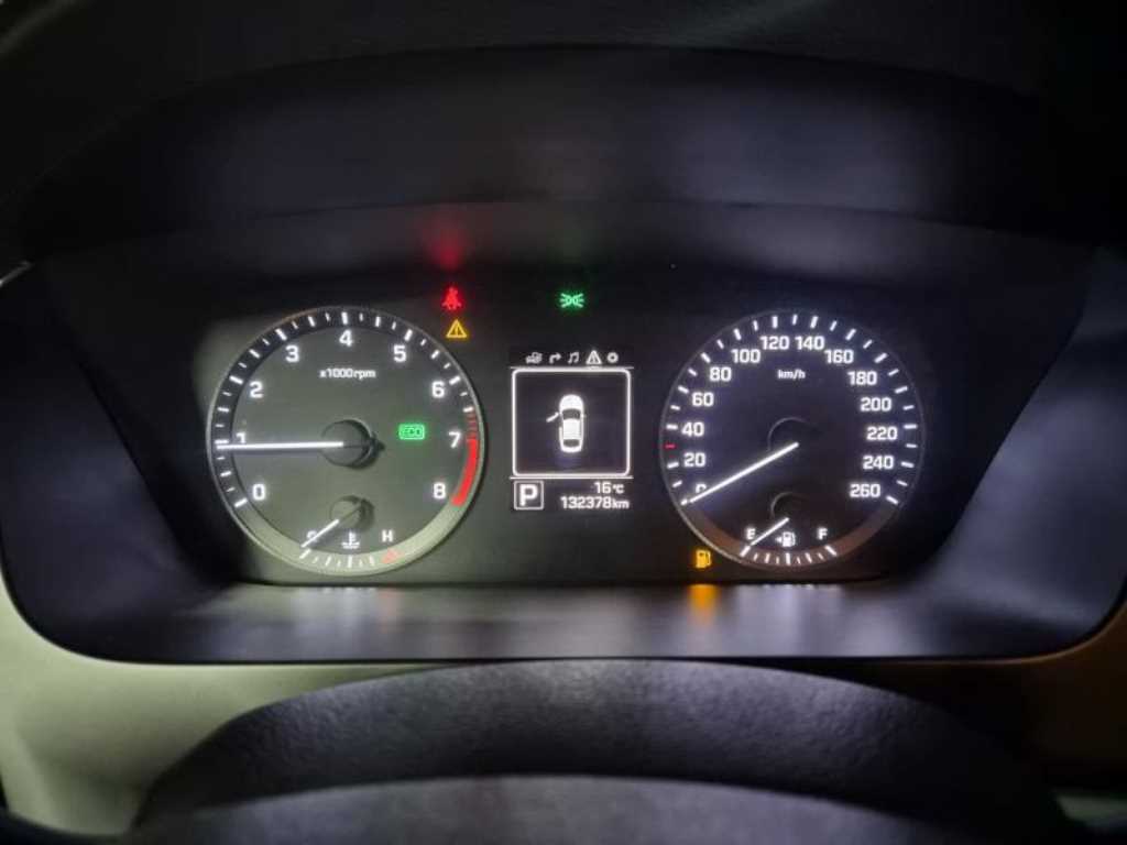 HYUNDAI Sonata - Vista 6