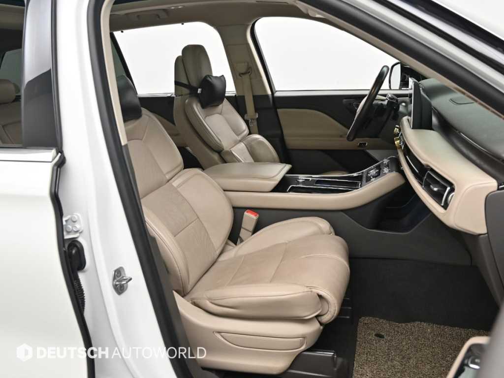 Lincoln Aviator - Vista 10