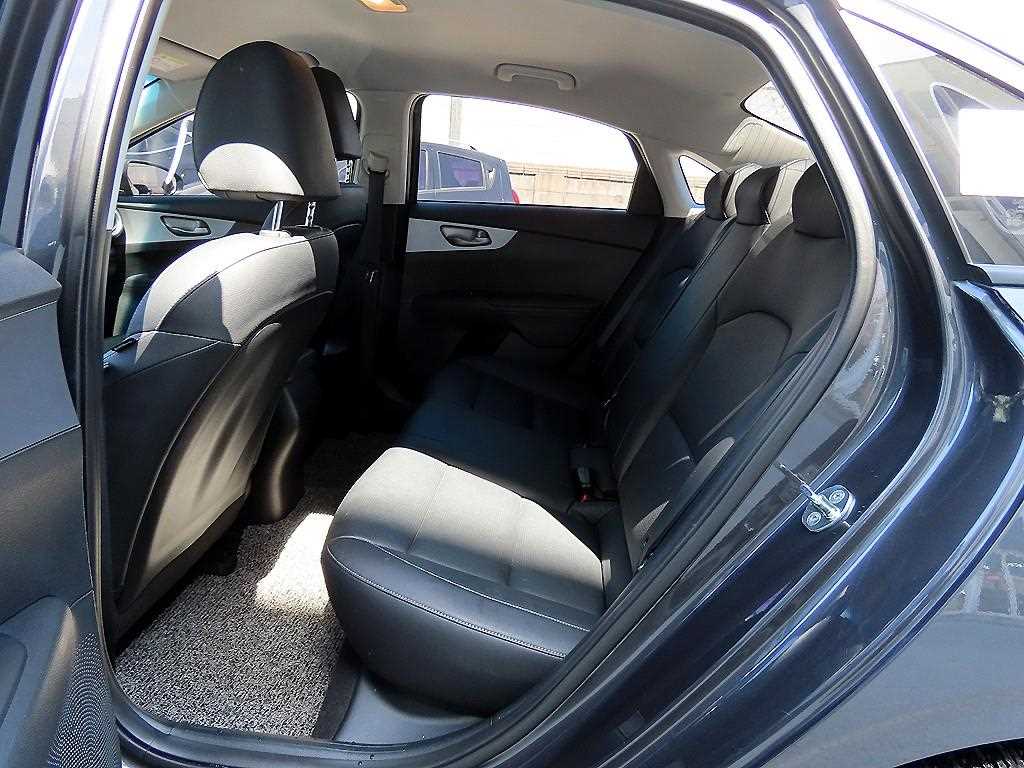 KIA K3 - Vista 6