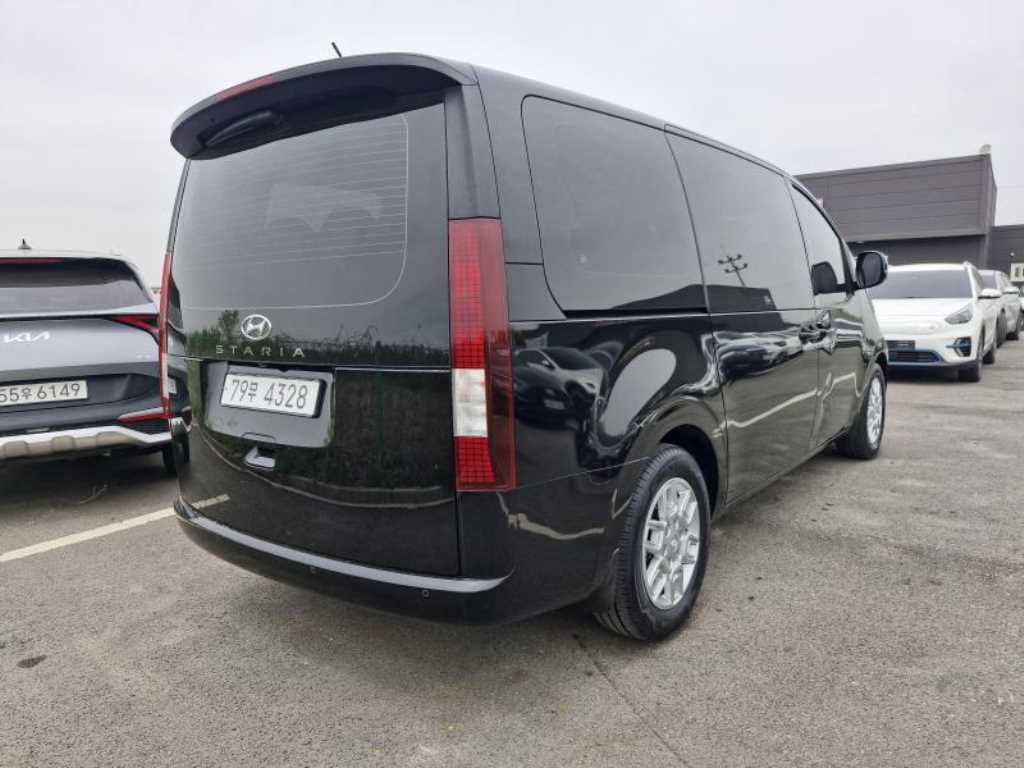 HYUNDAI Staria - Vista 6