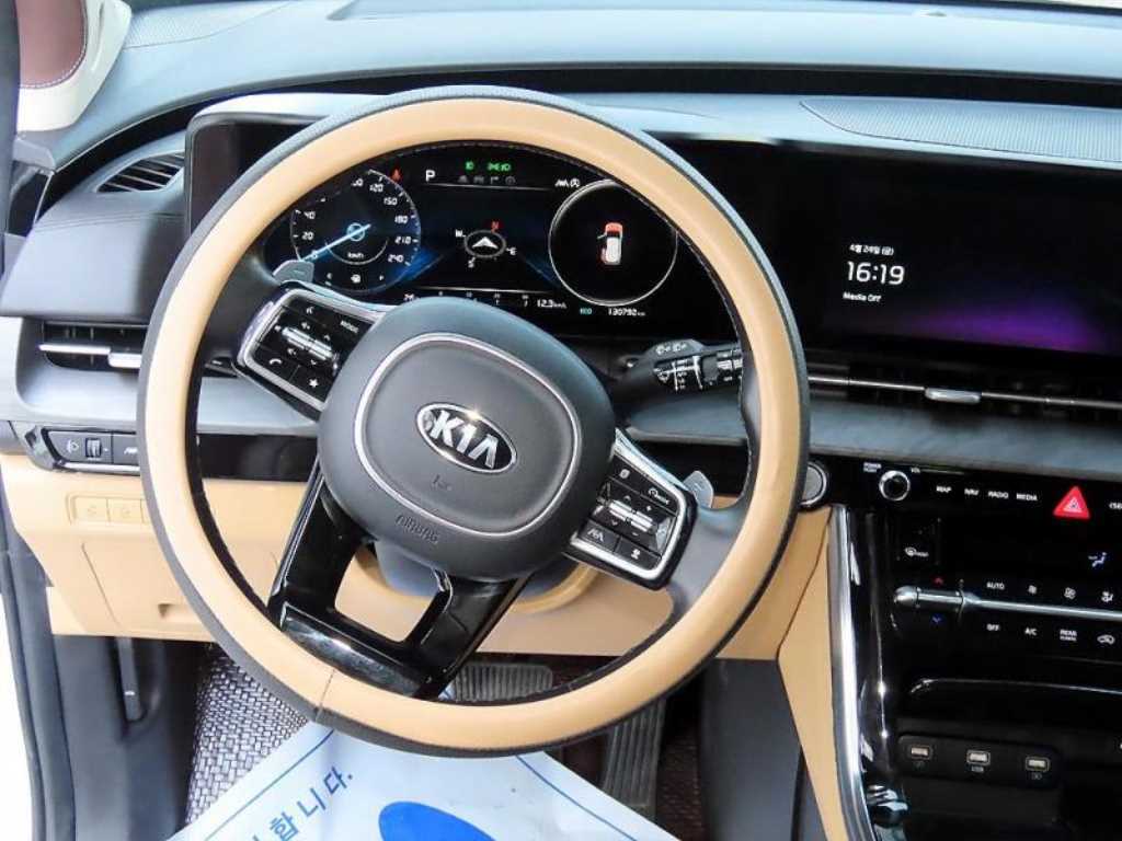 KIA Carnival - Vista 8