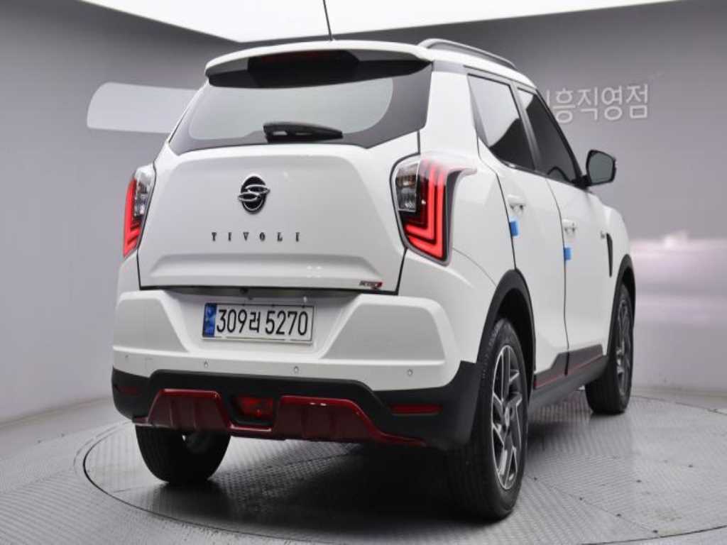 Ssangyong Tivoli - Vista 3