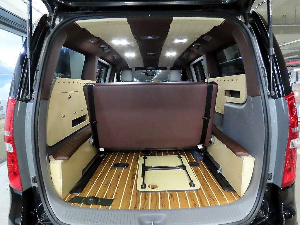 HYUNDAI Starex - Vista 2