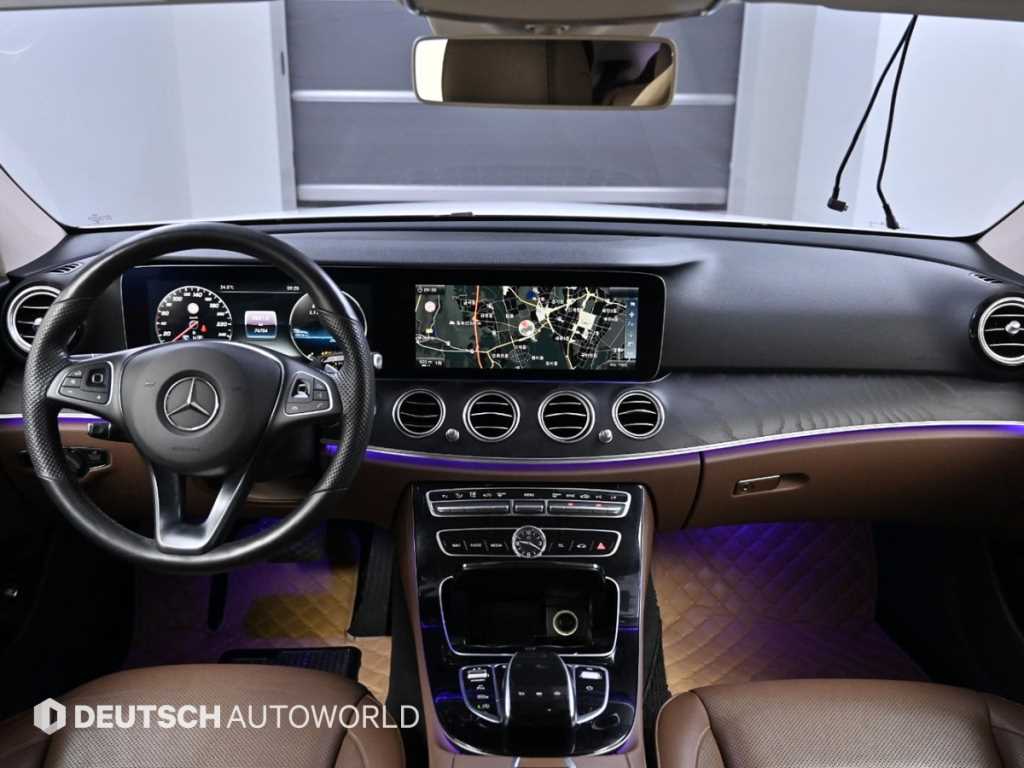 Mercedes Benz E class - Vista 7