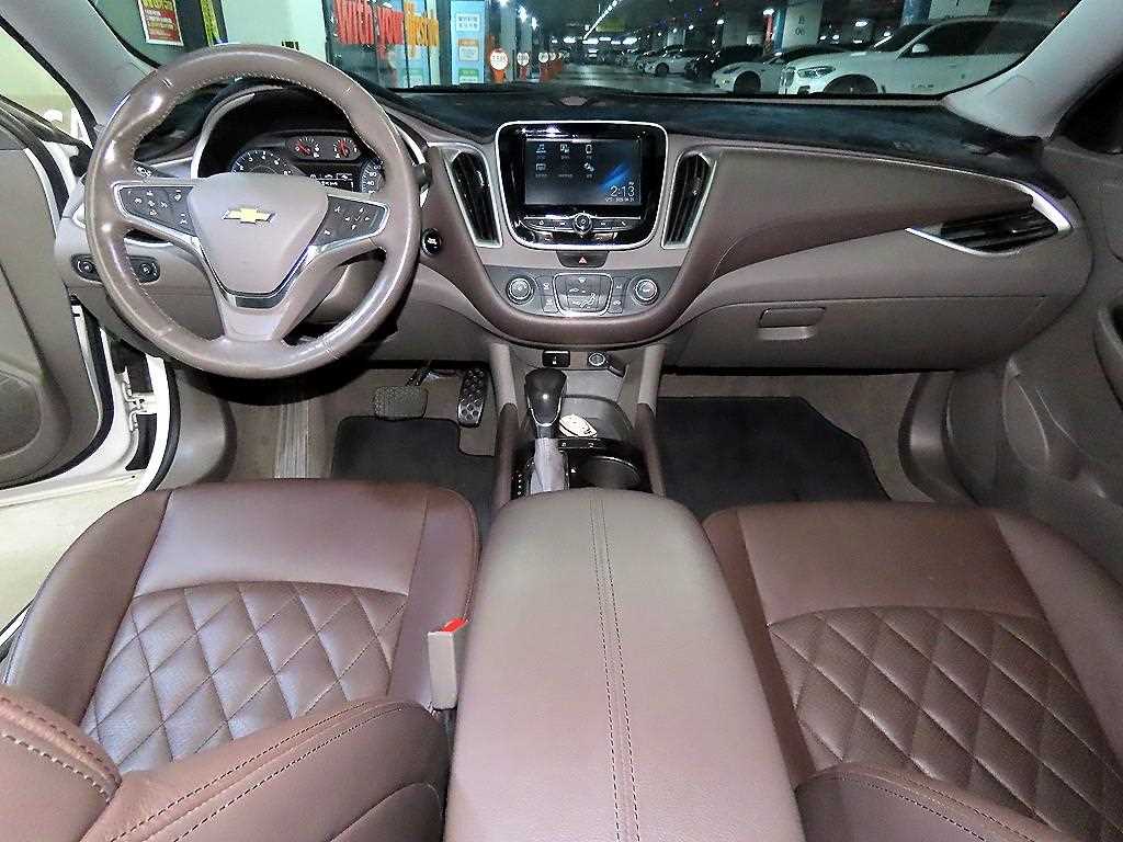 Chevrolet Malibu - Vista 10