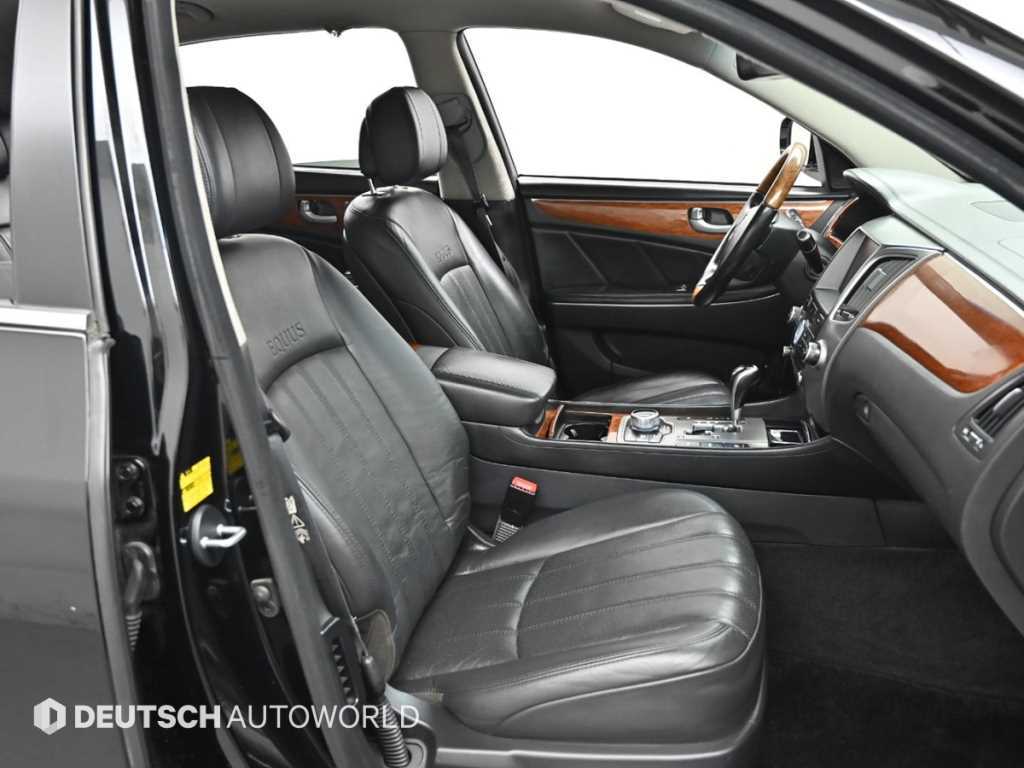 HYUNDAI Equus - Vista 10