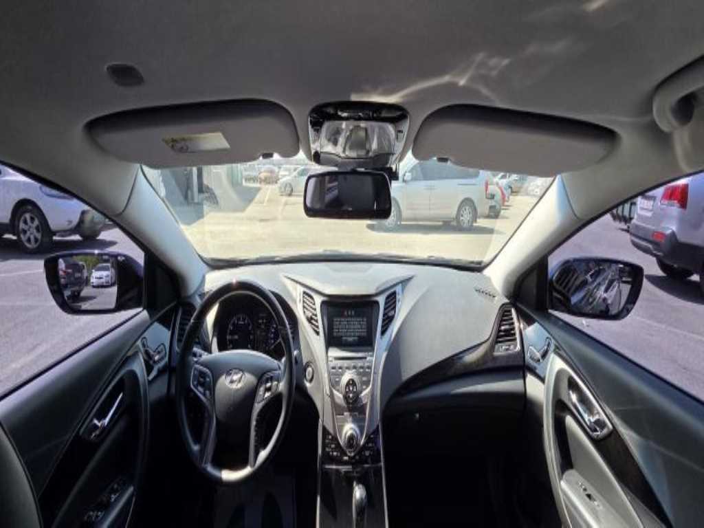 HYUNDAI Grandeur - Vista 7