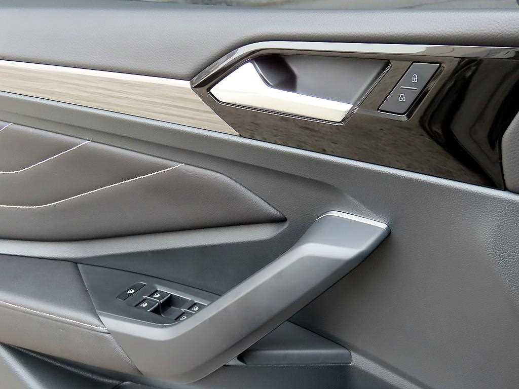Volkswagen Jetta - Vista 11
