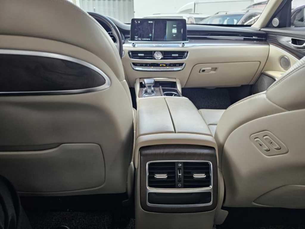 KIA K9 - Vista 10