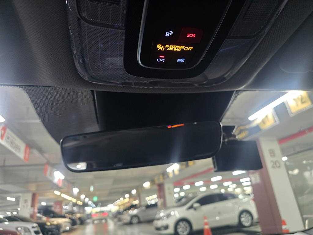 HYUNDAI Avante - Vista 10